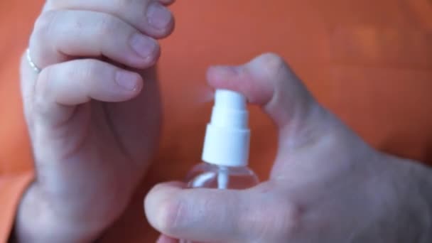 Lavagem Mãos Com Spray Álcool Para Eliminar Bactérias Vírus — Vídeo de Stock