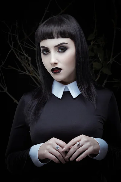 Gothic Brünette Mädchen — Stockfoto