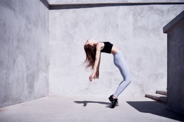 Endüstriyel Yaz dans