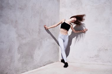 Endüstriyel Yaz dans