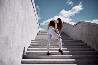 Endüstriyel Yaz dans