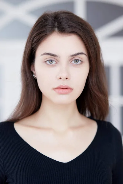 Cute brunette dziewczyna — Zdjęcie stockowe