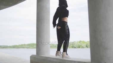Genç kadın twerking