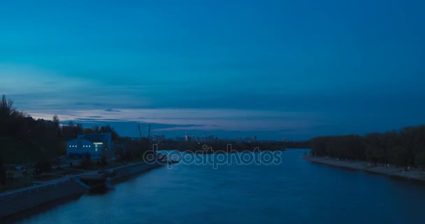 Heure bleue sur la rivière — Video