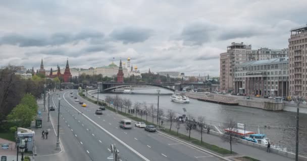 Бурное небо над Кремлем — стоковое видео