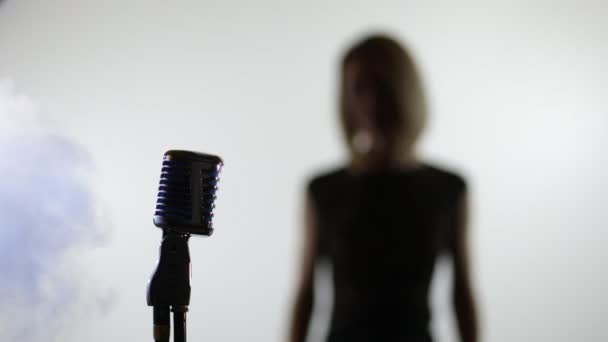 Woman and mic — Stock Video