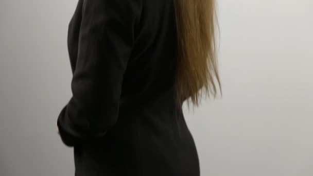 Mujer joven con chaqueta y ropa interior — Vídeos de Stock