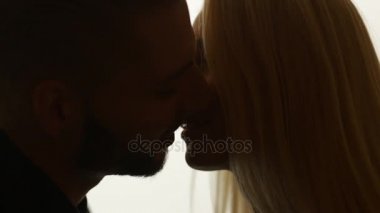 Çift beyaz öpüşme