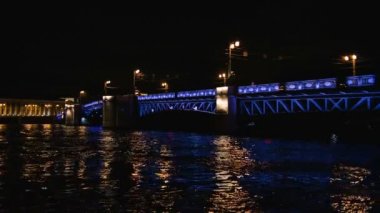 St. Peterburg Neva Nehri'nin sahil