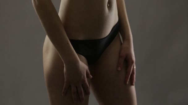 Corpo feminino em roupa interior — Vídeo de Stock