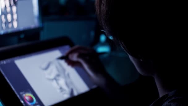 Jonge Kunstenaar Tekening Illustratie Tablet Slow Motion Ondiepe Scherptediepte — Stockvideo