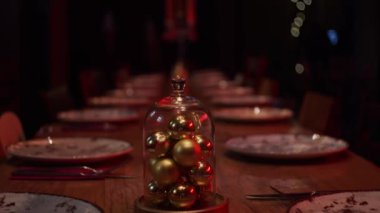 Masada Noel süsü, cam kaplı ağaç topları, sığ alan derinliği