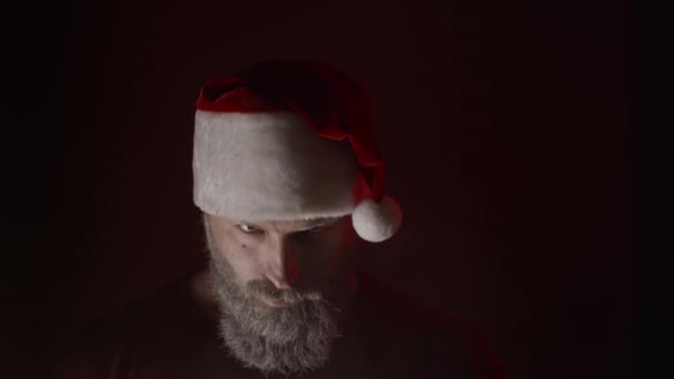 Concept Van Slechte Santa Claus Het Maken Van Uitdrukkingen Zwarte — Stockvideo