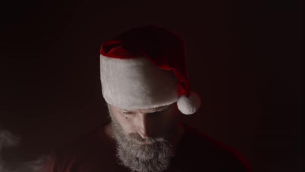 Concept Van Slechte Santa Claus Het Maken Van Uitdrukkingen Zwarte — Stockvideo