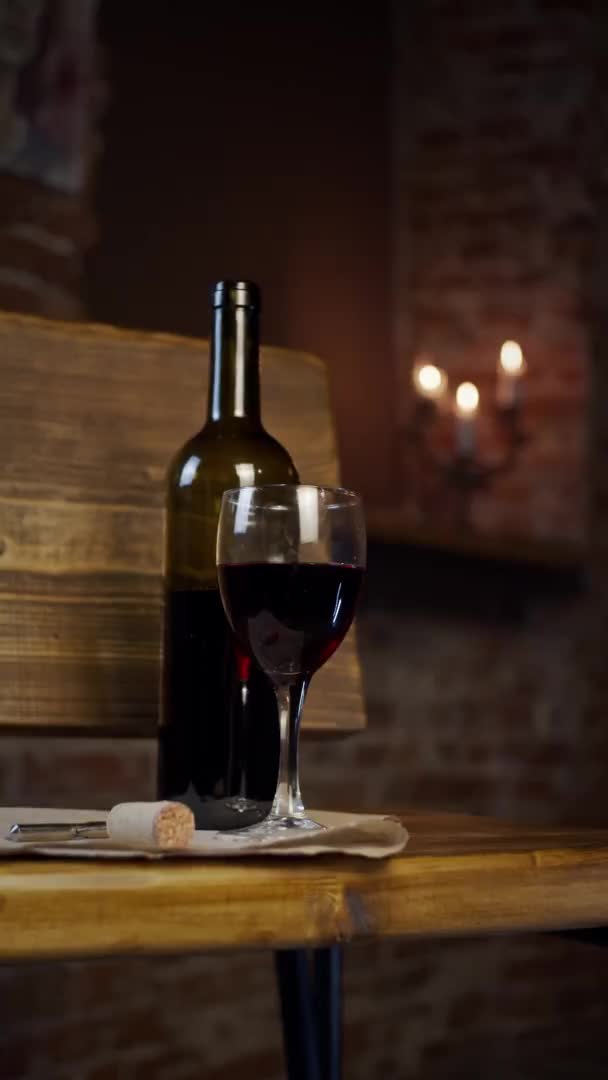 Bottle Red Wine Glass Loft Apartment Focus Transition Vertical Video — Stock Video