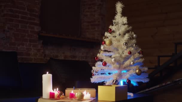 Decoración Navideña Con Velas Árbol Poca Profundidad Campo — Vídeo de stock