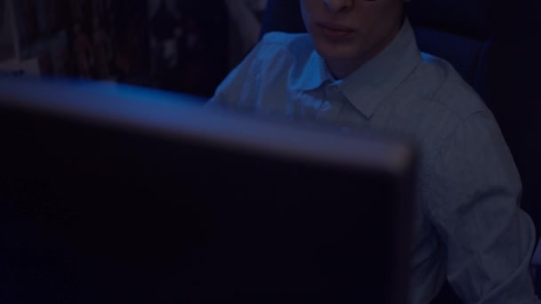 Young Man Glasses Working Computer Reflection Monitor Glasses Slow Motion — Stock Video