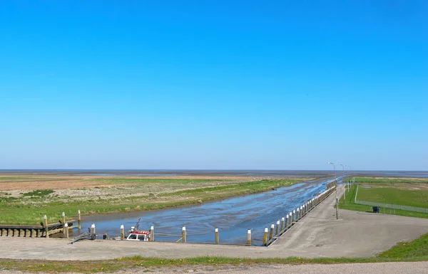 Çok küçük gelgit deniz limanı Noordpolderzijl Wadden