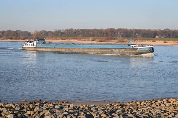 Gemi Hollandalı River Waal tarafından kargo taşımacılığı