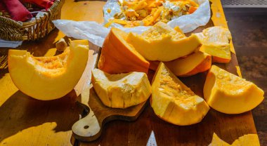 Masada, büyük bir kabak kesti topakları, evde yemek.