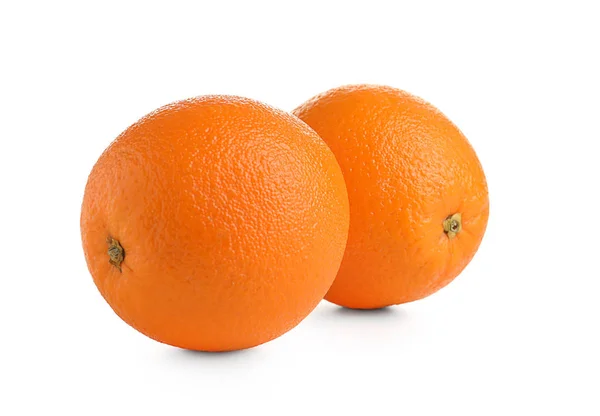 Arance mature su fondo bianco. Agrumi freschi — Foto Stock
