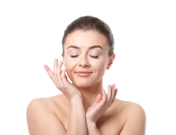 Vacker ung kvinna med silkeslen hud efter spa-behandling på vit bakgrund — Stockfoto