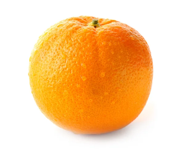 Saborosa laranja madura sobre fundo branco — Fotografia de Stock