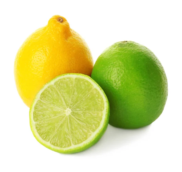 맛 있는 익은 레몬과 라임 흰색 배경 — 스톡 사진