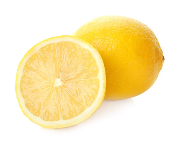 Νόστιμο ώριμα λεμόνια σε λευκό φόντο — Φωτογραφία Αρχείου