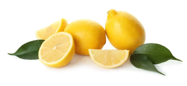 白い背景の上おいしい完熟レモン — ストック写真