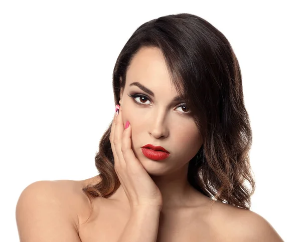 Retrato de mujer joven con hermoso maquillaje profesional sobre fondo blanco —  Fotos de Stock