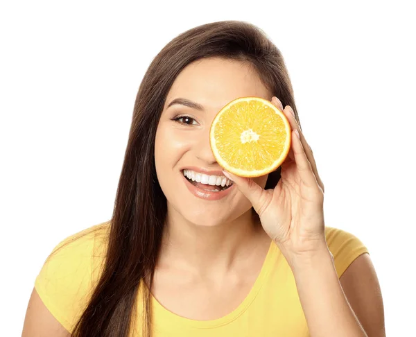 Hermosa joven con cítricos sobre fondo blanco — Foto de Stock