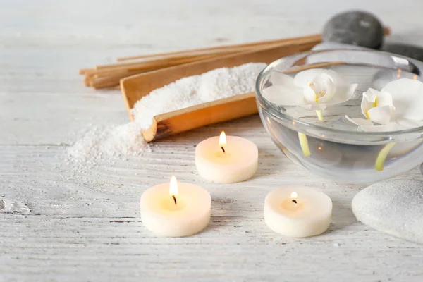 Set for spa treatment on wooden background — Stock Photo, Image