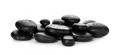 Beyaz arkaplanda spa taşları