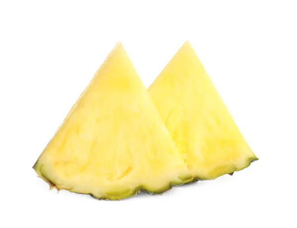 Plastry dojrzały ananas na białym tle — Zdjęcie stockowe