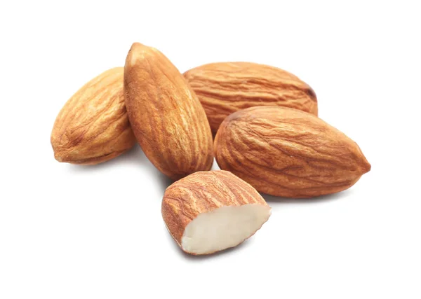 Lekkere amandel noten op witte achtergrond — Stockfoto