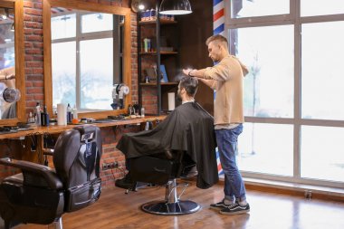 Profesyonel kuaför müşteri Kuaför salon ile çalışma