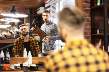 Profesyonel kuaför müşteri Kuaför salon ile çalışma