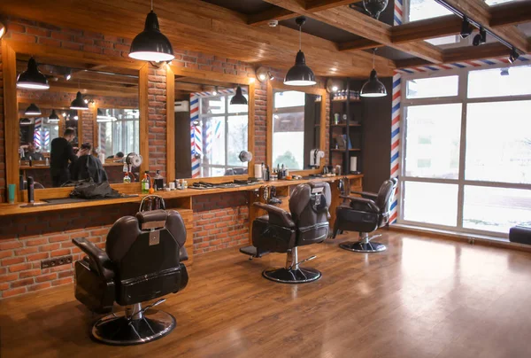 Elegante salone di parrucchiere interno — Foto Stock