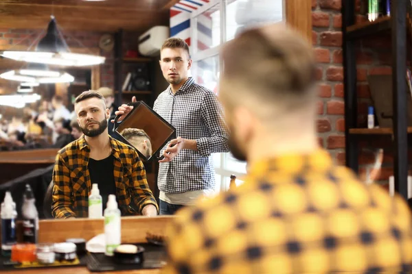 Profesyonel kuaför müşteri Kuaför salon ile çalışma