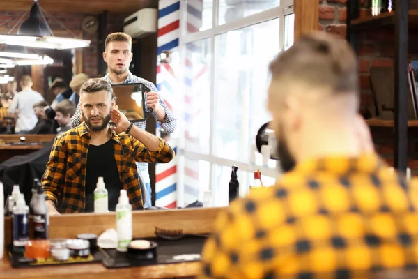 Profesyonel kuaför müşteri Kuaför salon ile çalışma