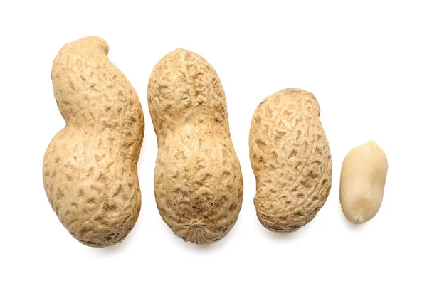 Kacang lezat pada latar belakang putih — Stok Foto