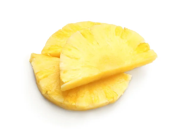 Friss ananász szeletek fehér alapon — Stock Fotó