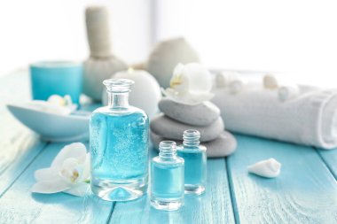 Ahşap masa spa yordamlar için önemli petrol şişe