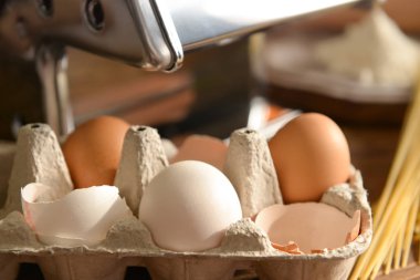 Yumurtalı makarna, closeup için paket