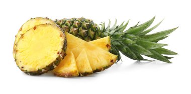 Olgun ananas, üzerinde beyaz izole