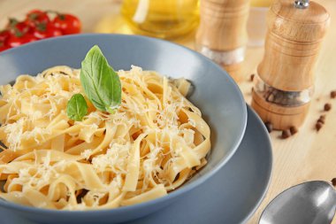 Tabak lezzetli makarna peynir tablo, closeup ile