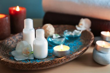 Tablo spa yordamlar için kozmetik şişe