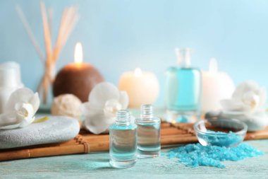 Ahşap masa spa yordamlar için önemli petrol şişe