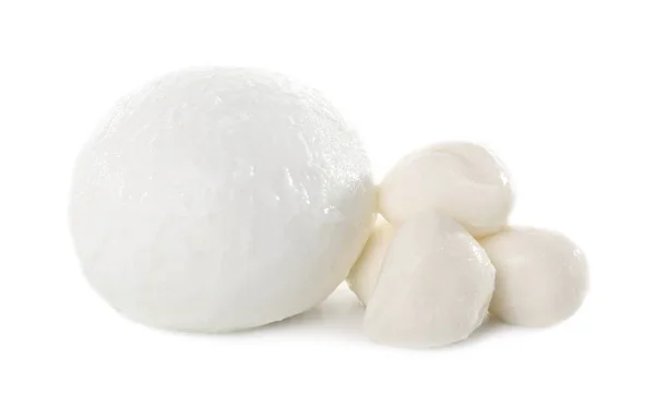 Fromage mozzarella sur fond blanc — Photo